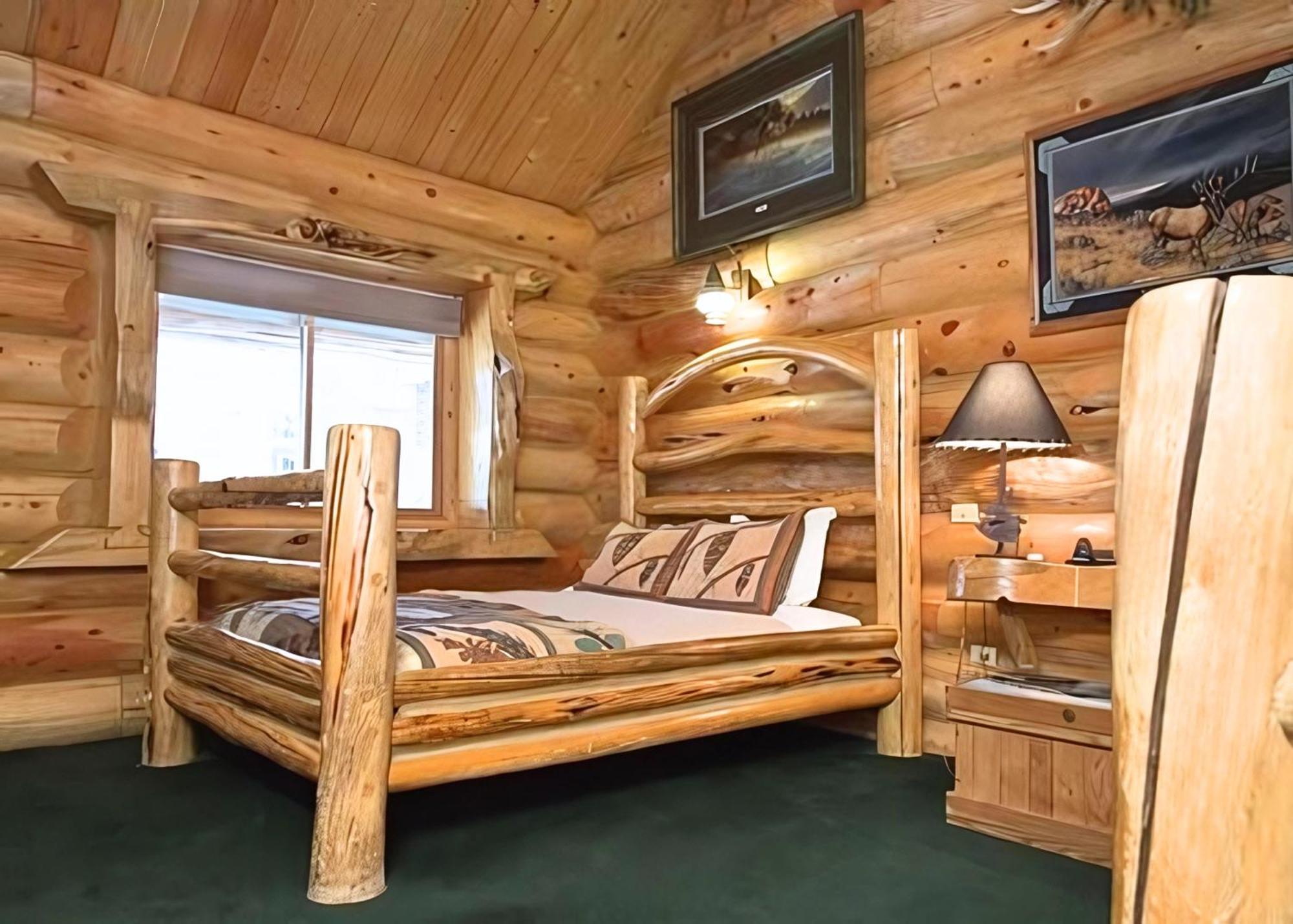 Hibernation Station Villa West Yellowstone Room photo
